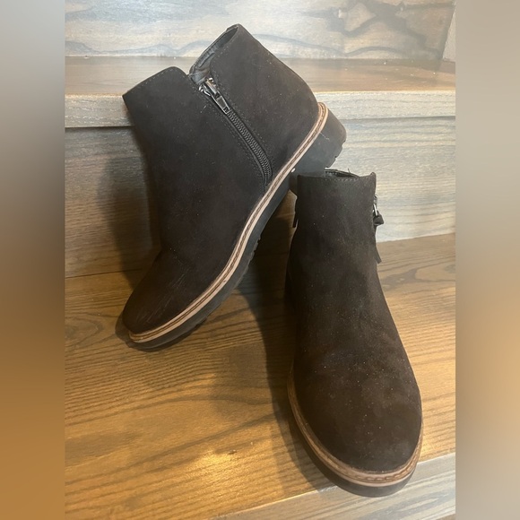 Esprit Saige Bootie in Black Suede Size 8 - Picture 1 of 11
